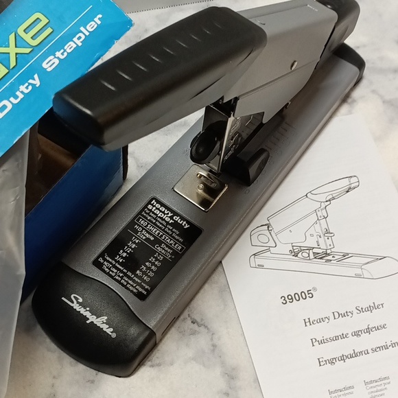 Swingline deluxe heavy duty stapler color gray new in the box - Picture 6 of 6